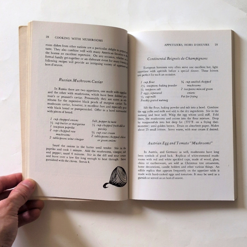 Cooking With Mushrooms - 1971 - Picture 10 of 12